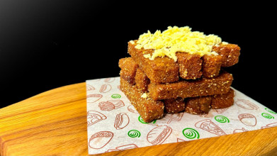 Гренки чесночные с сыром.